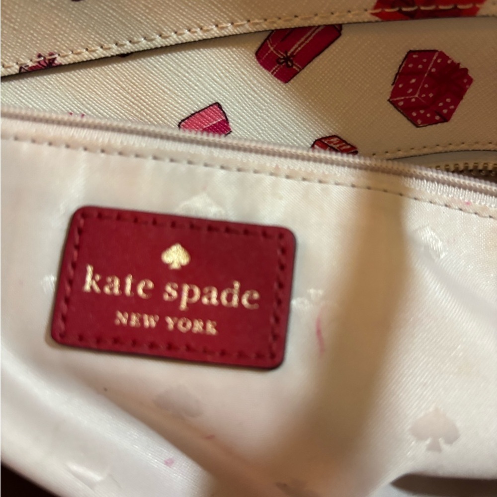Kate spade margareta Stylish White and Red Tote Bag - Picture 8 of 8